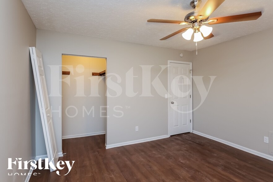 Building Photo - 432 Shady Ln Cir