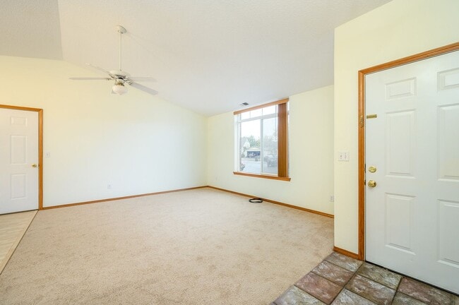 Building Photo - Newly Renovated 3 Bedroom, 2 Bath House in Sheridan