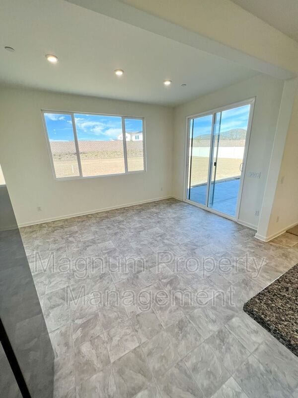 Building Photo - 31310 Reserve Dr