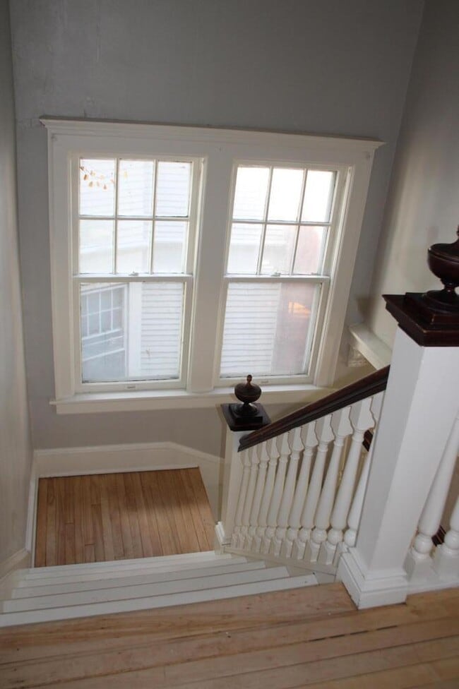 Building Photo - 2909 N Farwell Ave