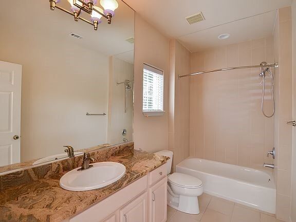 Building Photo - 3903 Pinesbury Dr