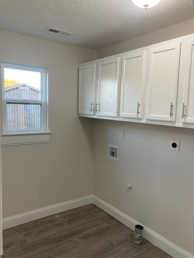 Building Photo - 6 Ram Ct