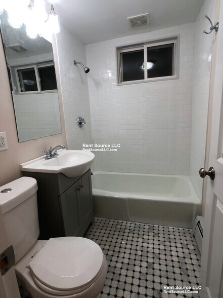 Building Photo - 6-8 Nashua St. Unit 2