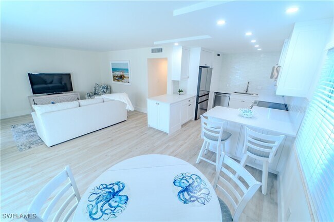 Building Photo - 354 Harbour Dr