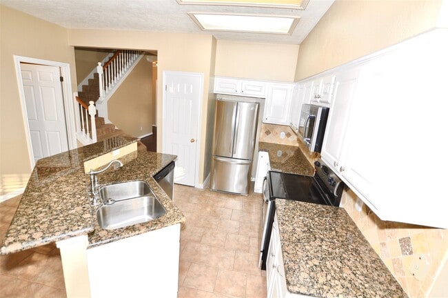 Building Photo - 3614 Scenic Valley Dr