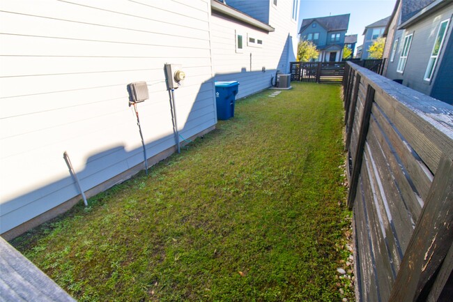 Building Photo - 18610 Parkland Square Pl