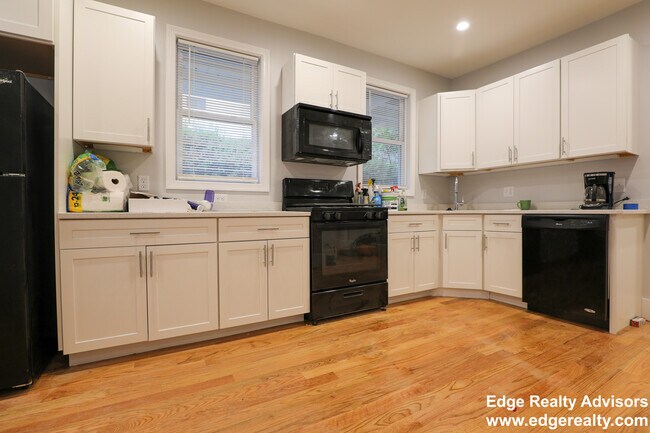 Building Photo - 34 Bostonia Ave