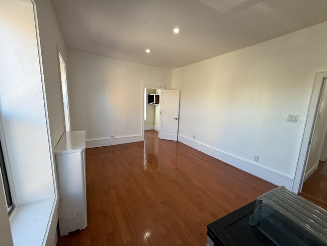 Building Photo - 1873 Prospect Pl