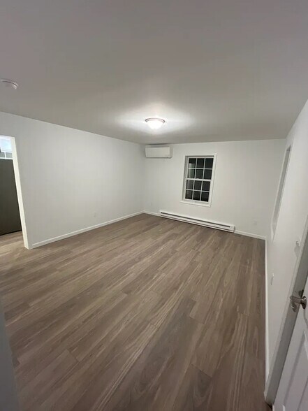 Building Photo - 156 Grove Ave