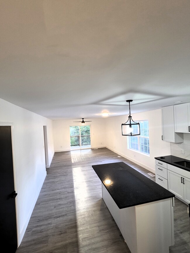 Building Photo - 12 New Sugar Creek Rd