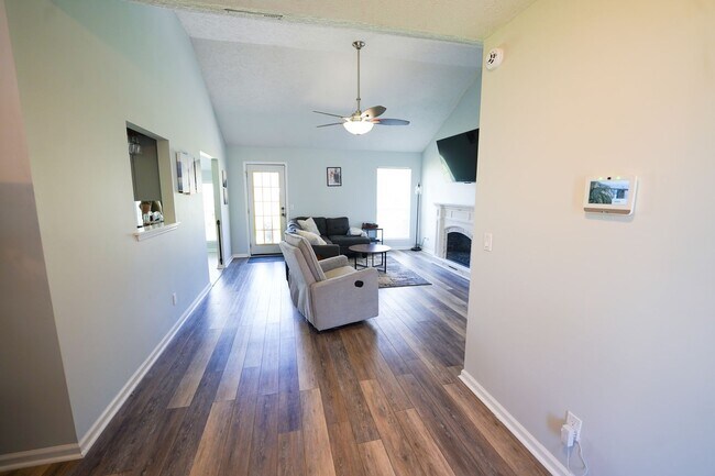 Building Photo - Coming Available!