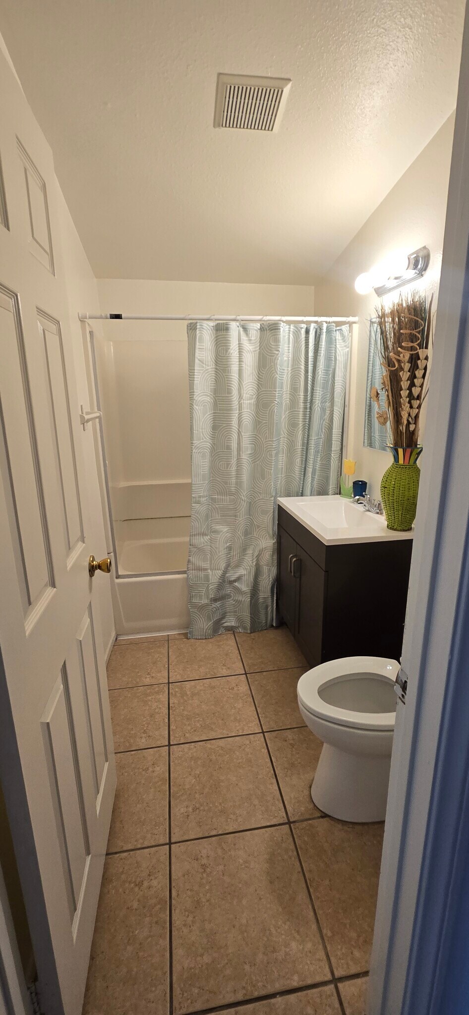 Building Photo - 44034 Carolside Ave