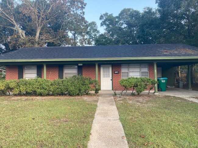 Primary Photo - Gulfport 3 Bedroom