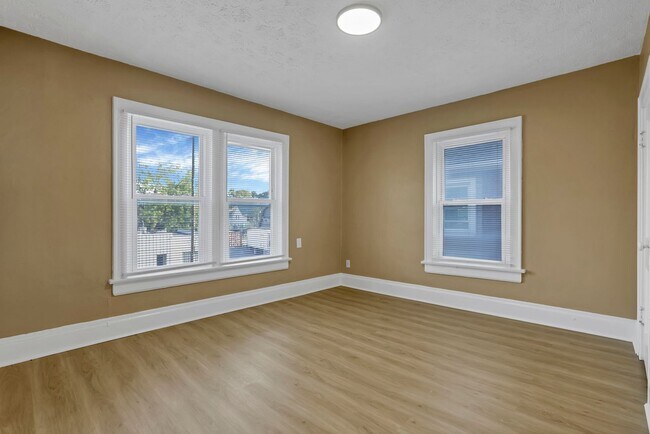 Building Photo - 2545-2547 Sullivant Ave