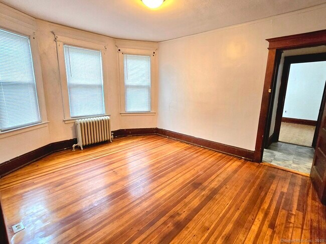 Building Photo - 181 Bond St