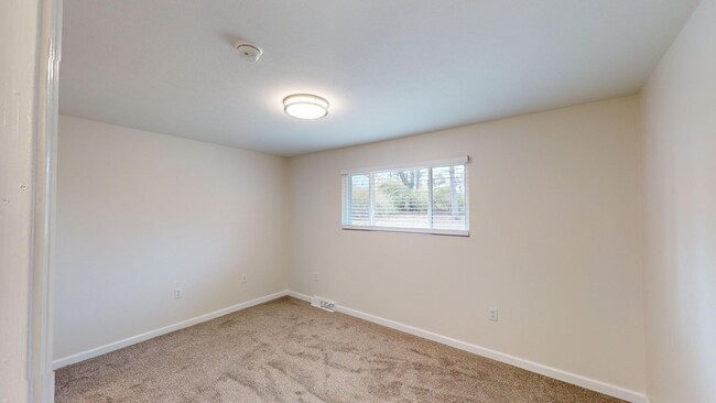 Building Photo - Updated 3 Bed 1 Bath in North Allegheny Sc...