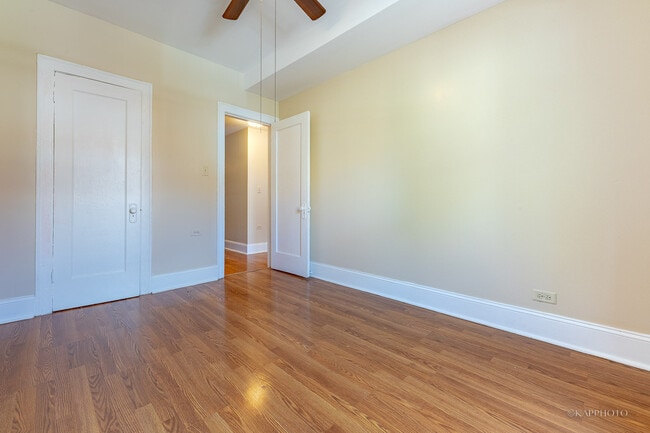 Building Photo - 6819 S Ridgeland Ave