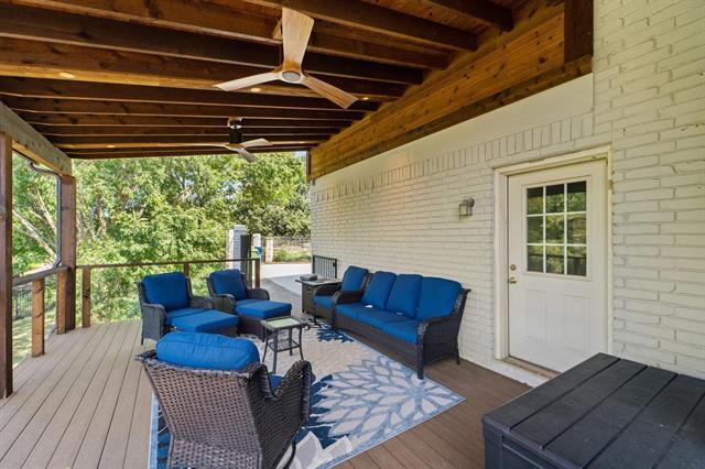 Building Photo - 621 Somerset Dr