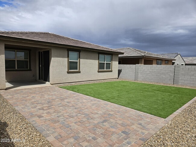 Building Photo - 16065 W Gray Fox Trl