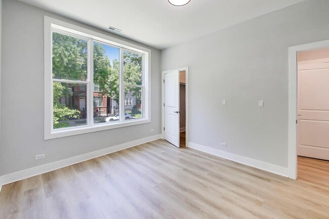 Building Photo - 1821 S Fairfield Ave