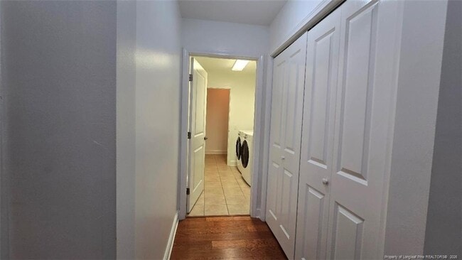 Building Photo - 127 Nandina Ct