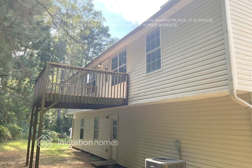 Building Photo - 400 Upson Ln