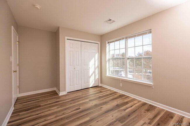 Building Photo - 1 Lexington Way