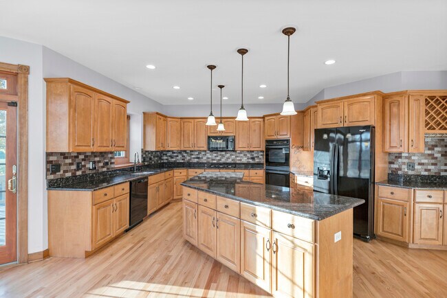 Building Photo - 4N550 School Rd