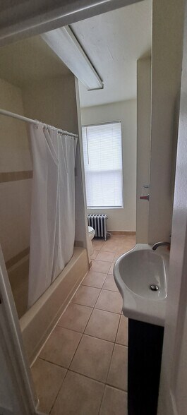 Bathroom - 4536 Mitchell St