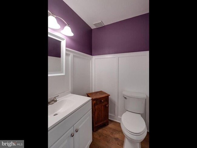 Building Photo - 151 Weedon Ct