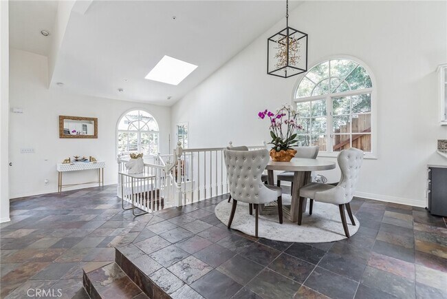 Building Photo - 8032 Willow Glen Rd
