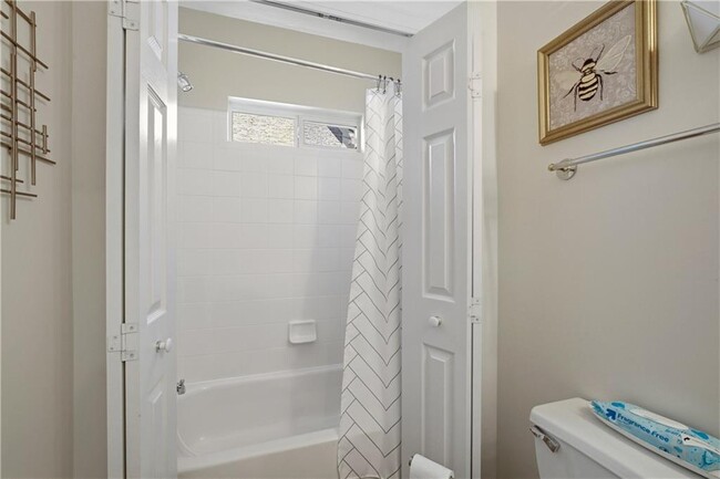 Building Photo - 3308 Fieldwood Dr SE