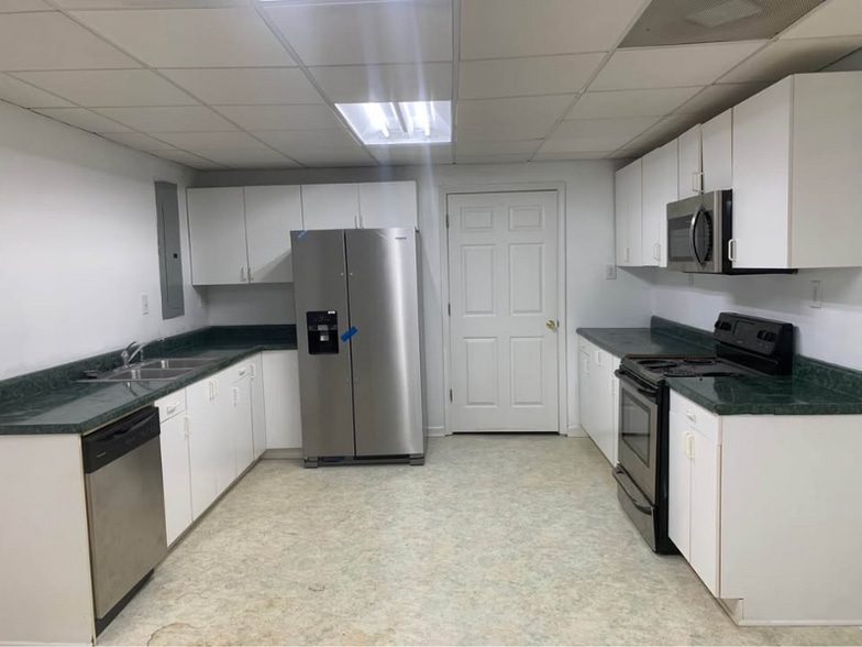 Building Photo - 626 Chesterfield Dr