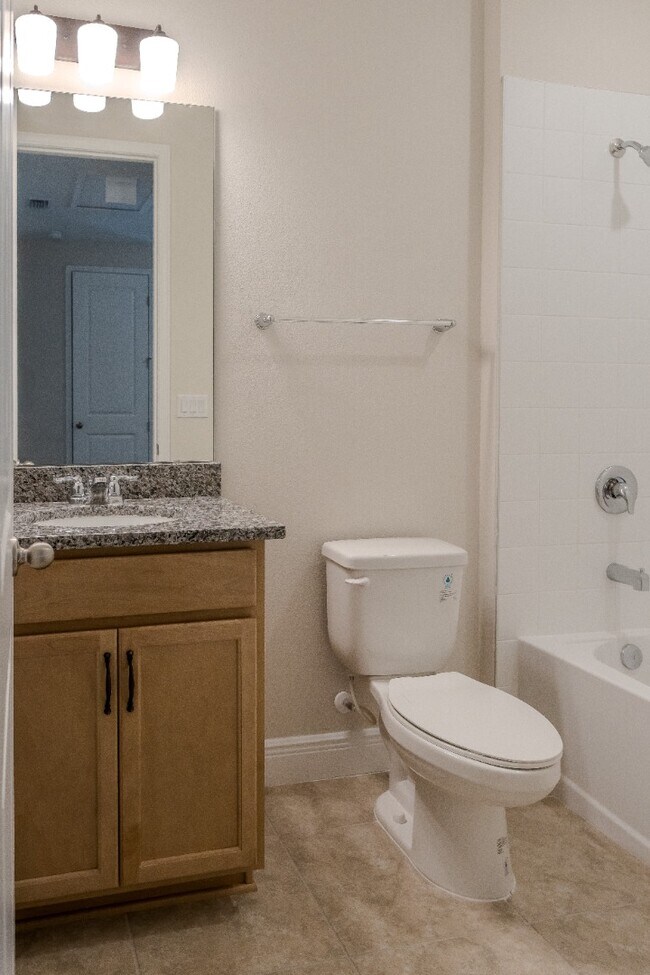 Building Photo - 16705 Victoria Grv Aly