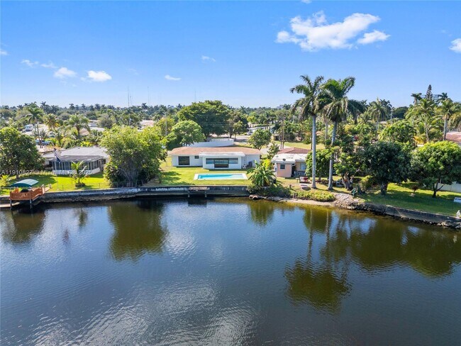 Building Photo - 317 N 31st Ave