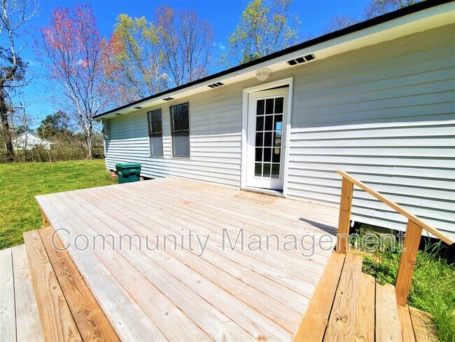 Building Photo - 11362 Cloverleaf Dr