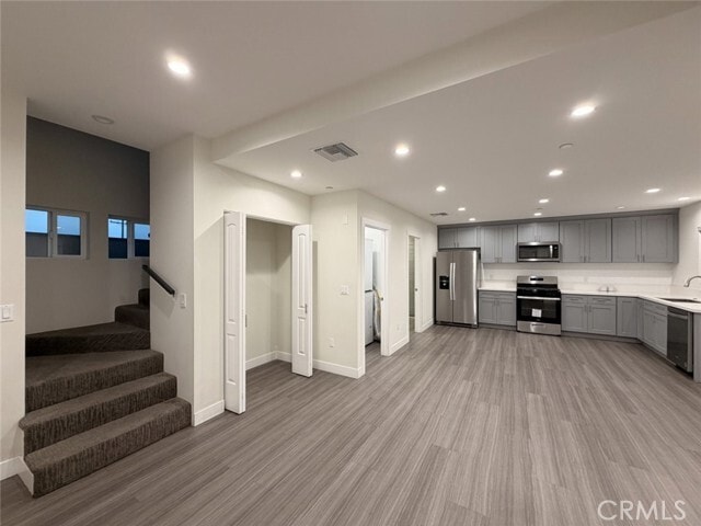 Building Photo - 511 N Azusa Ave