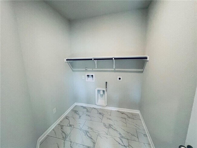 Building Photo - 243 Clear Fork Loop