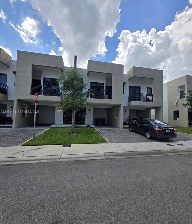 Building Photo - 5503 W Oak Wy