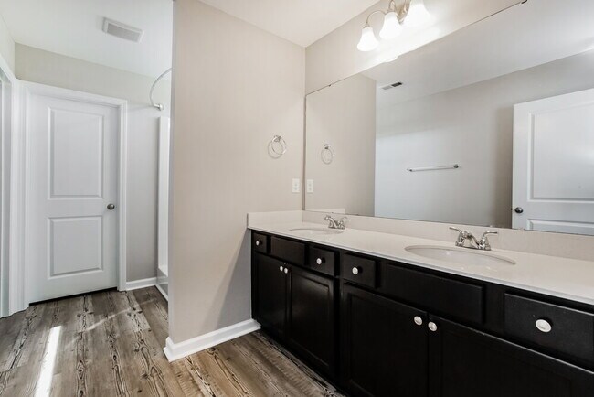 Building Photo - 5260 Calhoun Pl