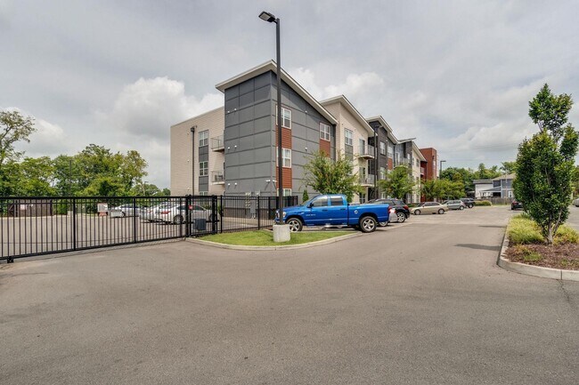 Building Photo - Chic East Nashville Two Bedroom Loft
