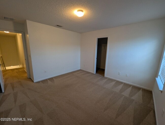 Building Photo - 546 Scrub Jay Dr