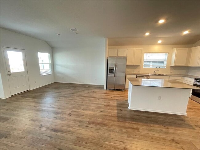 Building Photo - 337 Jeffers