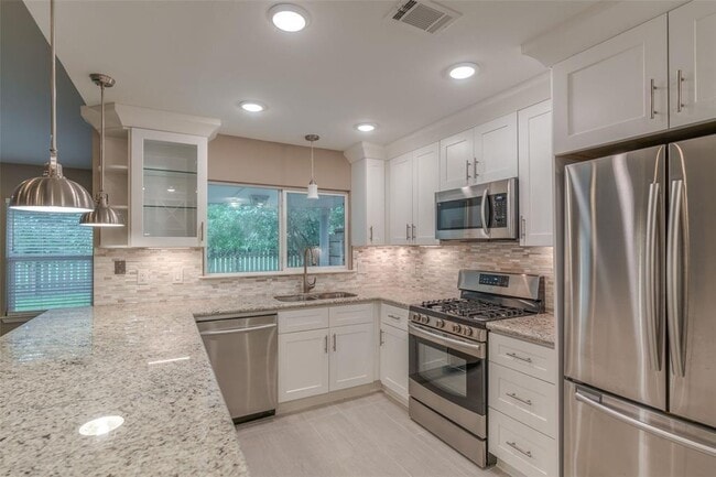 Building Photo - 144 S Deerfoot Cir