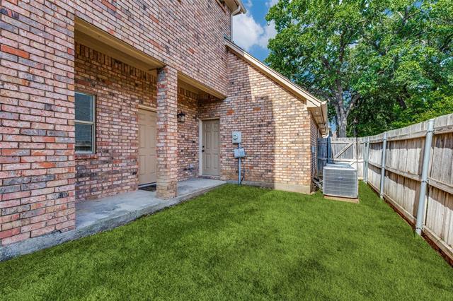 Building Photo - 5205 Saratoga Ln