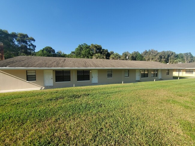 Building Photo - 3300 S 7th St