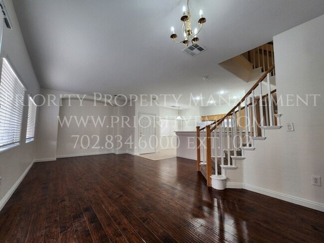 Building Photo - ~3 Bedroom Northwest Townhome ~ 1400sq. ft...