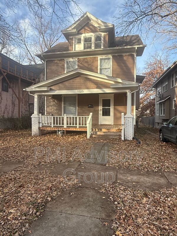 Building Photo - 1323 SW Garfield Ave