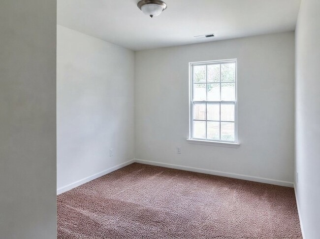 Building Photo - 415 Golden Villas Dr