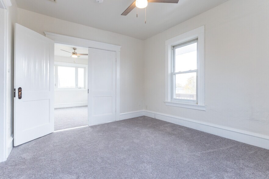 Main Bedroom - 643 Rathbun St